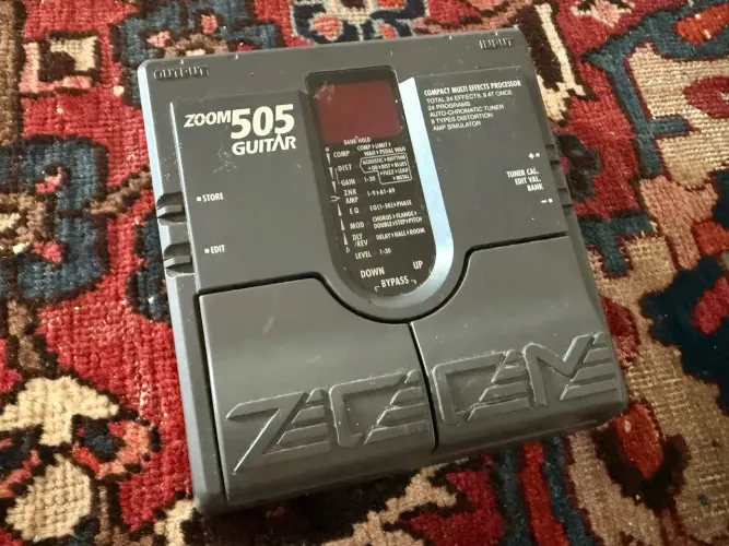 Pedaleira guitarra Zoom 505