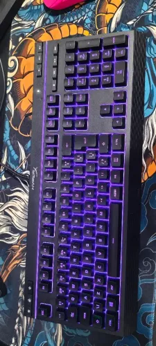 Teclado gamer Hyperx Alloy core RGB.