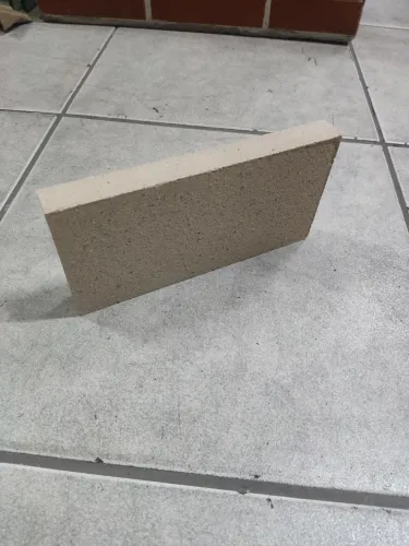 Plaqueta refratária para churrasqueira medida 23 x 11,5 espessura 2,5 cm 
