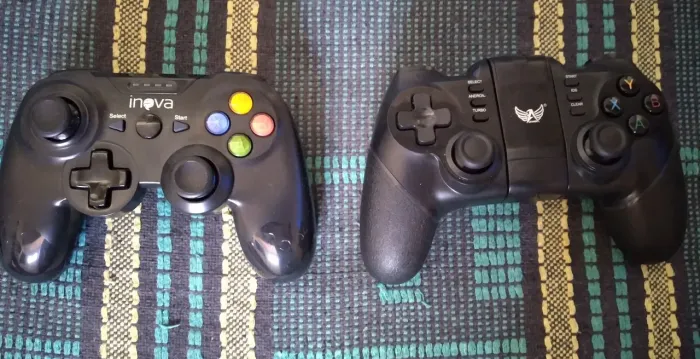 DOIS CONTROLES POR 100 REAIS.