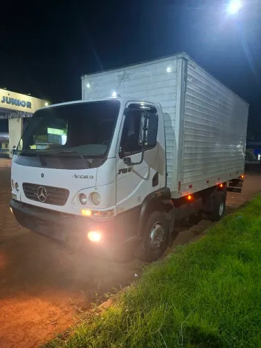 Vendo accelo 715c ano 2007 80 mil