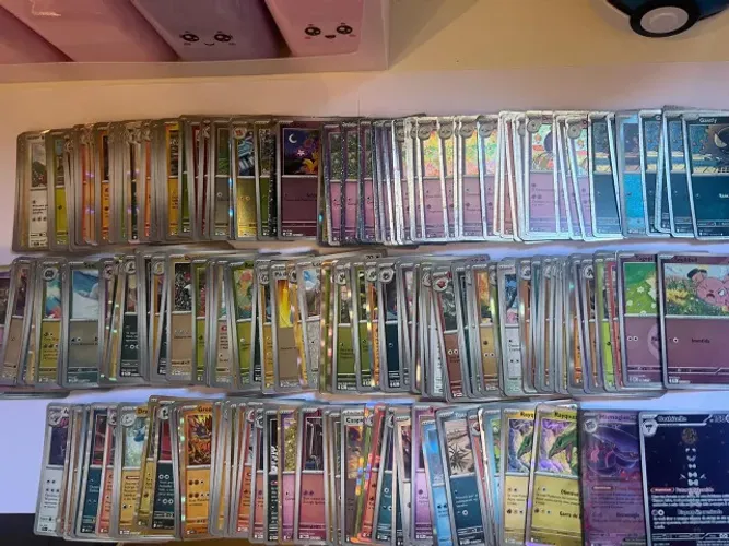 lote de 300 cartas pokémon foil e reverse foil ler todo anúncio antes de chamar