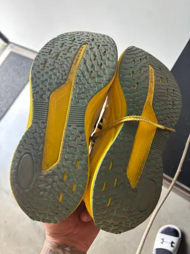 Tenis chunta amarelo N41