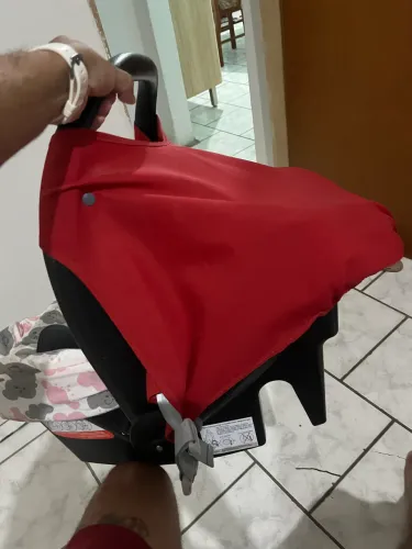 Bebê conforto semi novo 