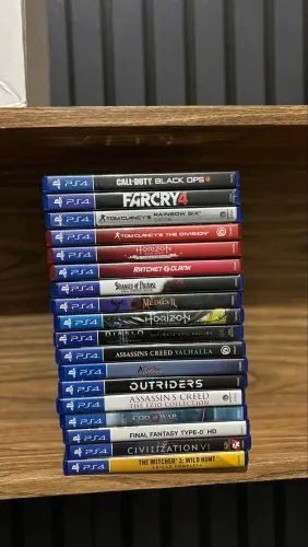 Lote com 18 Jogos Originais PS4 - God of War, Diablo, The Witcher, Final Fantasy e mais