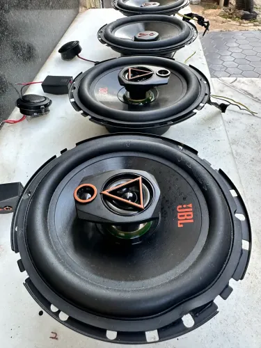 Som JBL 6 polegadas kit com 4 alto falantes 