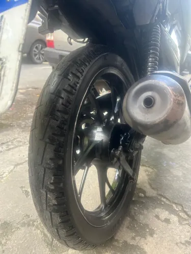 Titan disponível para aluguel