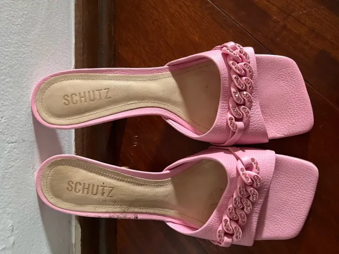 Sandália Schutz n38