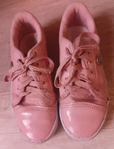 Sapato verniz rosê tamanho 28