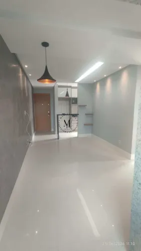 Locação 2/4 com suite em Buraquinho!!