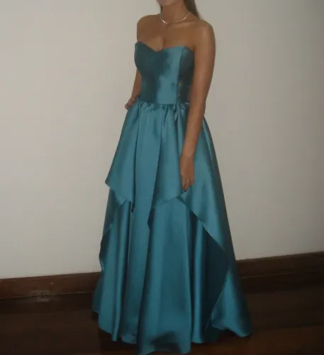 Vestido de festa azul com corset ajustável