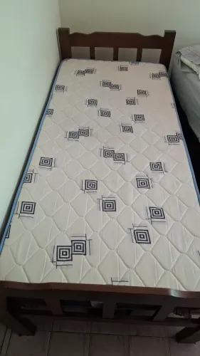 Cama solteiro com colchão Ortobom