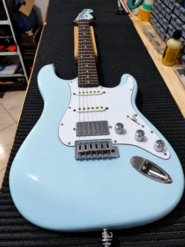 Guitarra Stratocaster custom