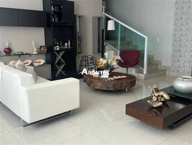 Sobrado com 268,36m² 3 quartos à venda no bairro Jardim Karaíba