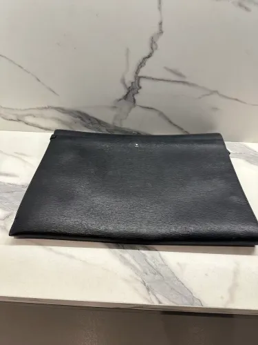 Pasta MontBlanc em estado de nova 