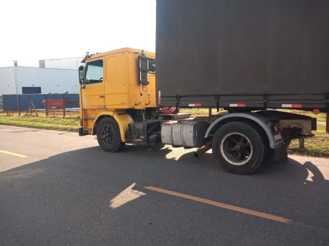 Vendo caminhão 113 R frontal