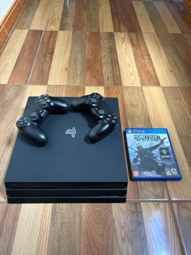 Ps4 PRO 1TB semi novo