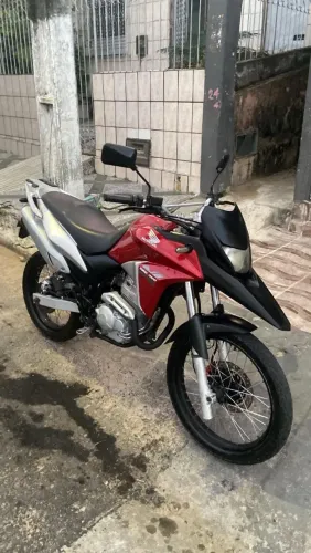 Vendo XRE zera 2014