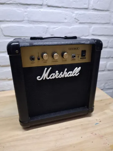 Amplificador Marshall G10 MKII