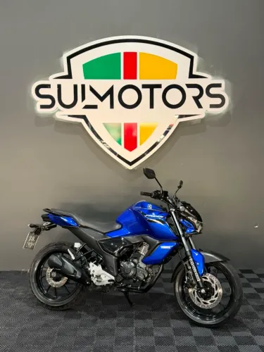 YAMAHA FZ15 IMPECÁVEL ZERADA SUL MOTORS 