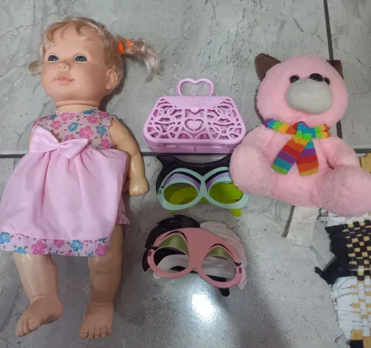 Kit bonecas e urso