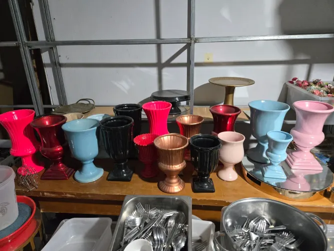 Vende-se jarros para decoração