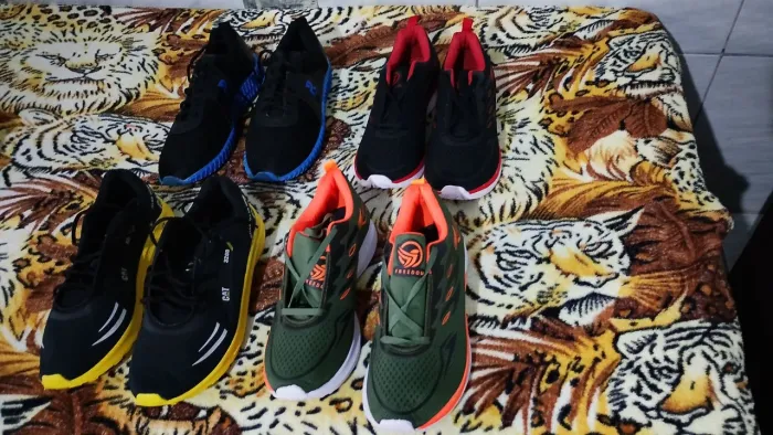 4 pares de tênis masculino tamanho 43 por $240,00