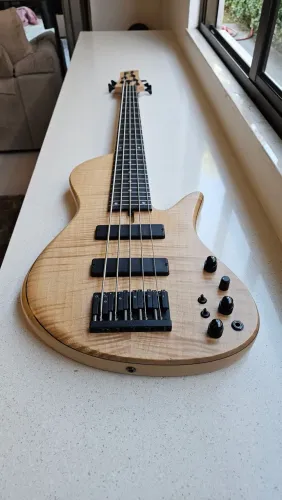 Baixo Fodera Signature Tom Keneddy Standard