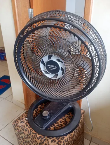Ventilador semi novo pouco dias de uso