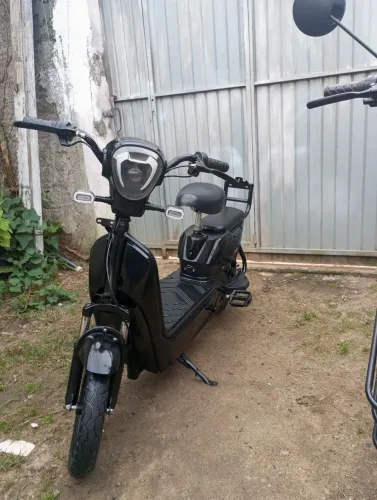 Scooter elétrica 