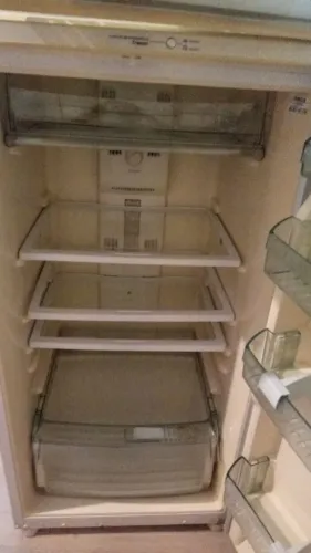 Geladeira 320 l ( 110volts).