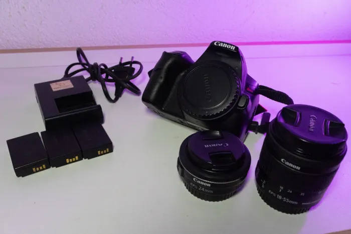 Canon SL3 + 24mm + 18-55 + 3 baterias