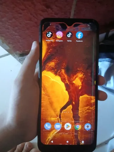Nokia c30 a tela esta conforme mostra a foto porém funciona e dá para ir usando.