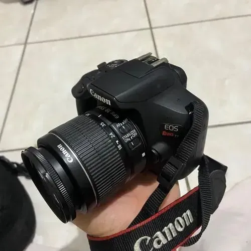 Canon T7