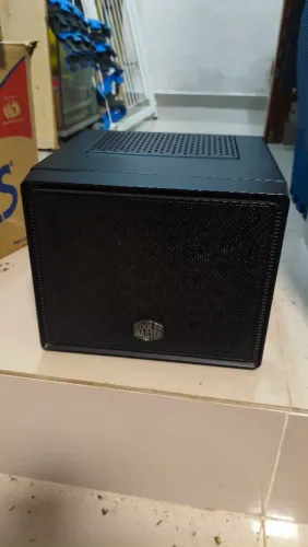 Gabinete Mini-ITX Cooler Master Elite 110 - Compacto, aceita fonte ATX