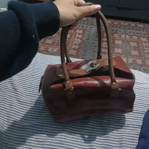 Bolsa marrom de couro
