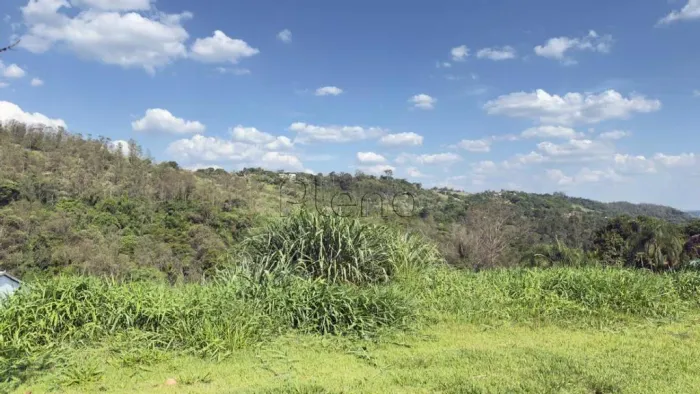 Terreno à Venda no Condomínio Sol Vinhedo Village em Vinhedo, no bairro Marambaia.