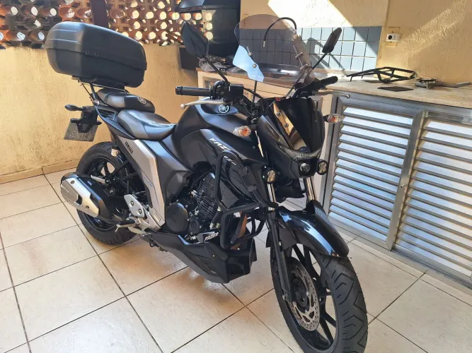 YAMAHA FZ25 FAZER 250 TROCO FINANCIO ACEITO CARRO OU MOTO MAIOR OU MENOR VALOR