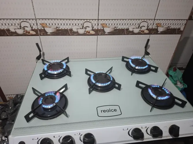 Fogão de 5 bocas marca realce