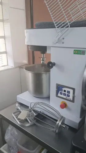 Batedeira industrial planeta 12L