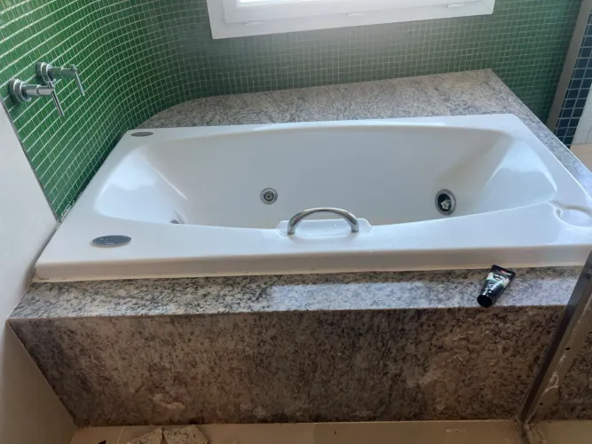 Vendo uma linda jacuzzi 