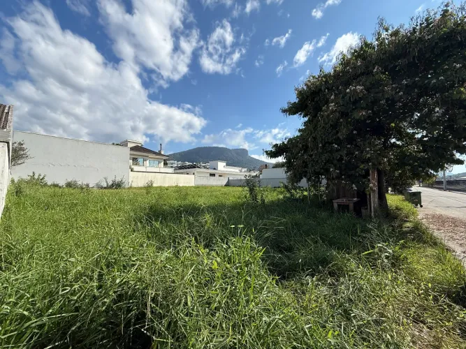 Terreno Plano 360m² Excelente Localização - Pedra Branca