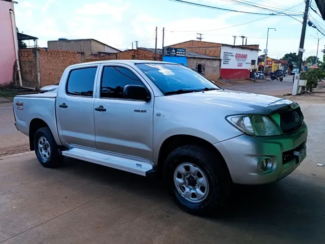 Toyota Hilux CD D4-d 4X4 2.5 16V 102cv TB Dies. 2011