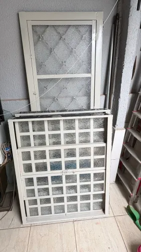 Vendo janela e porta de vidro