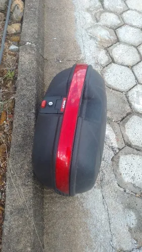 Bau givi 42 litros sem suporte
