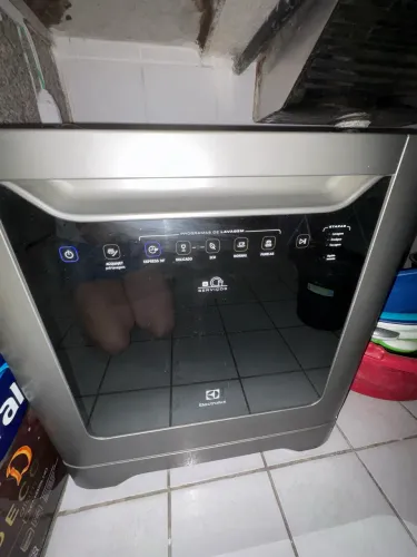 Lava-louças Electrolux 8 Serviços Inox LE08S 220V - Excelente estado