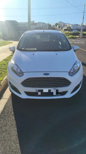 Ford Fiesta 1.6 16V Flex Aut. 5P 2016