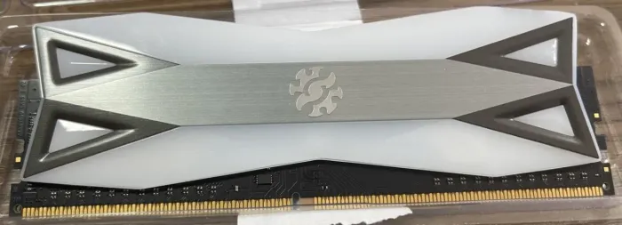 Memória RAM XPG Spectrix D60G 8GB DDR4 3200MHz CL16