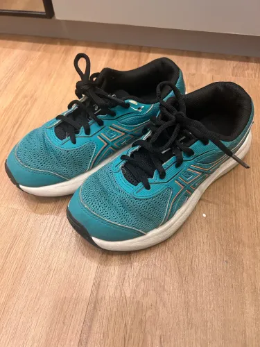 Tênis infantil ASICS tamanho 31
