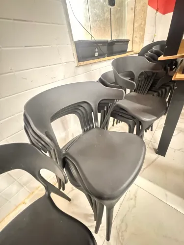 Conjunto de mesa com cadeiras